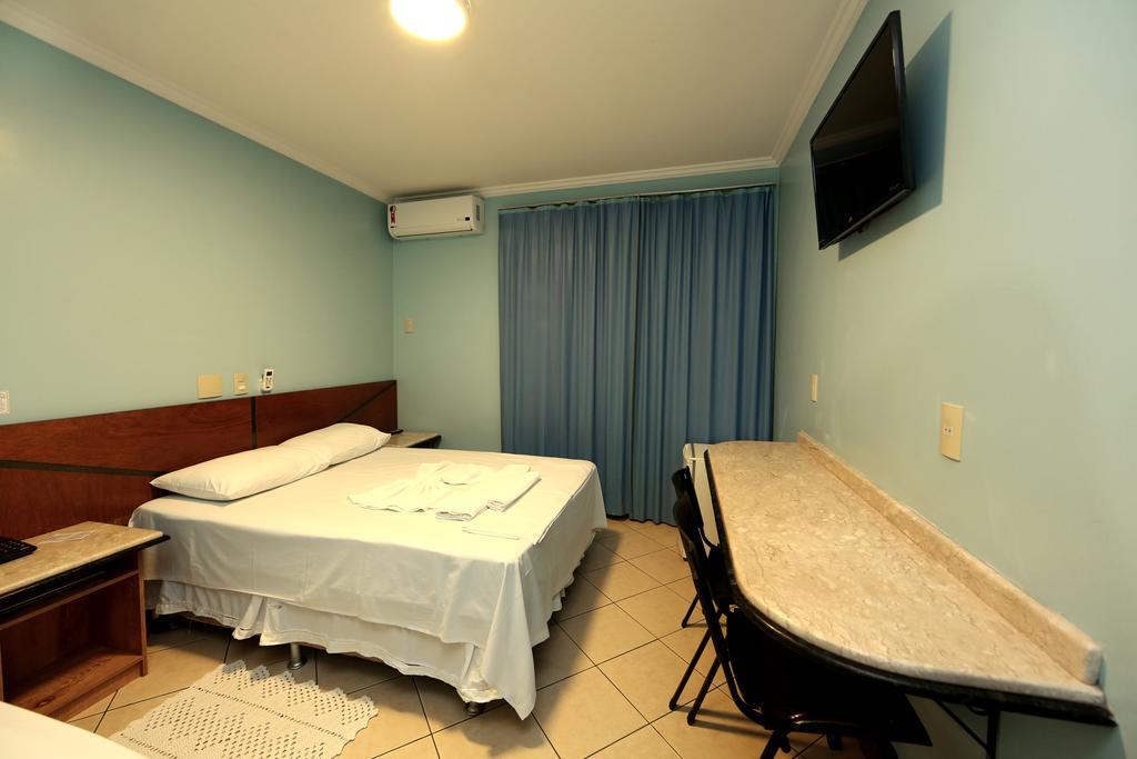 Hotel Rouver فوز دو إيغواسو المظهر الخارجي الصورة